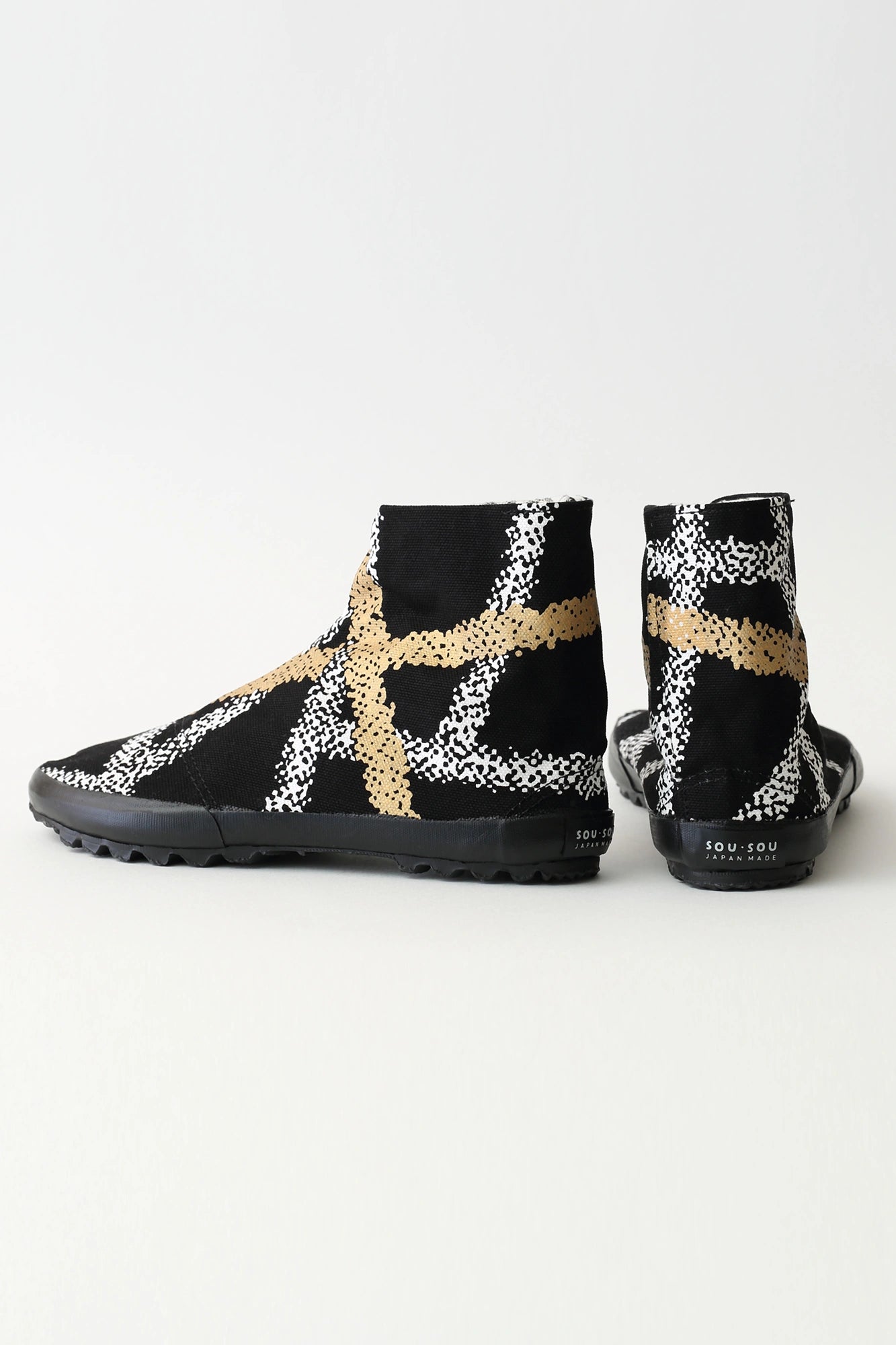 貼付地下足袋／がんじがらめ