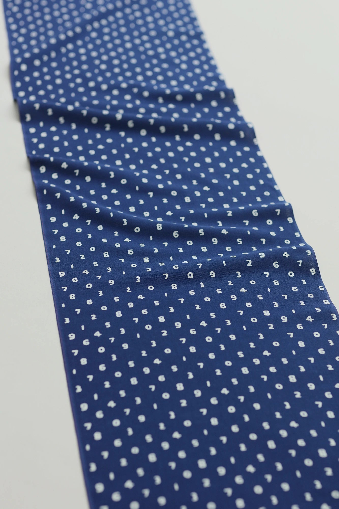 Textile vendu au poids (Ise coton tenugui)/Mame SO-SU-U bleu foncé <50cm>