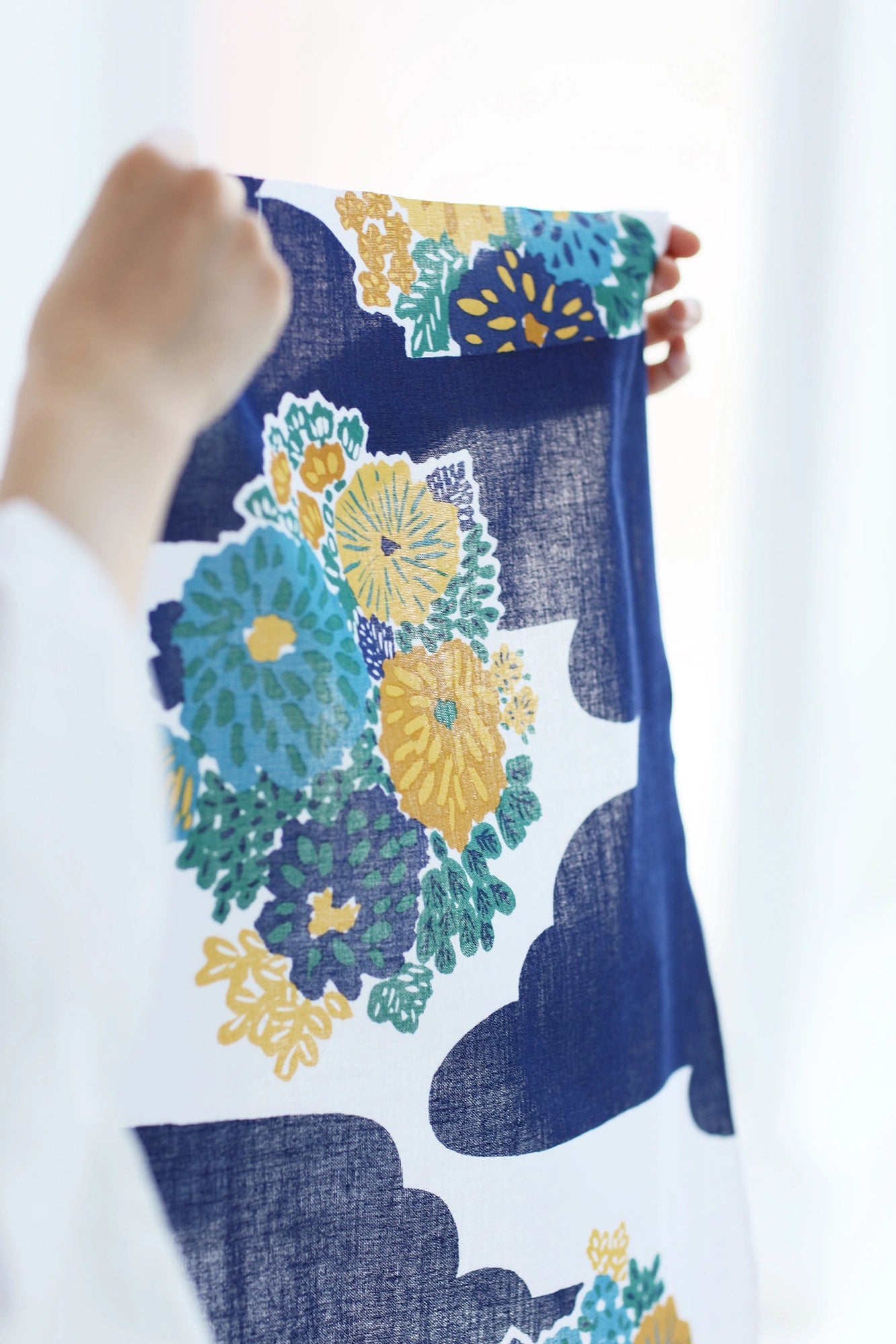 Isemomen Cotton Textile Handkerchief / Flower Garment