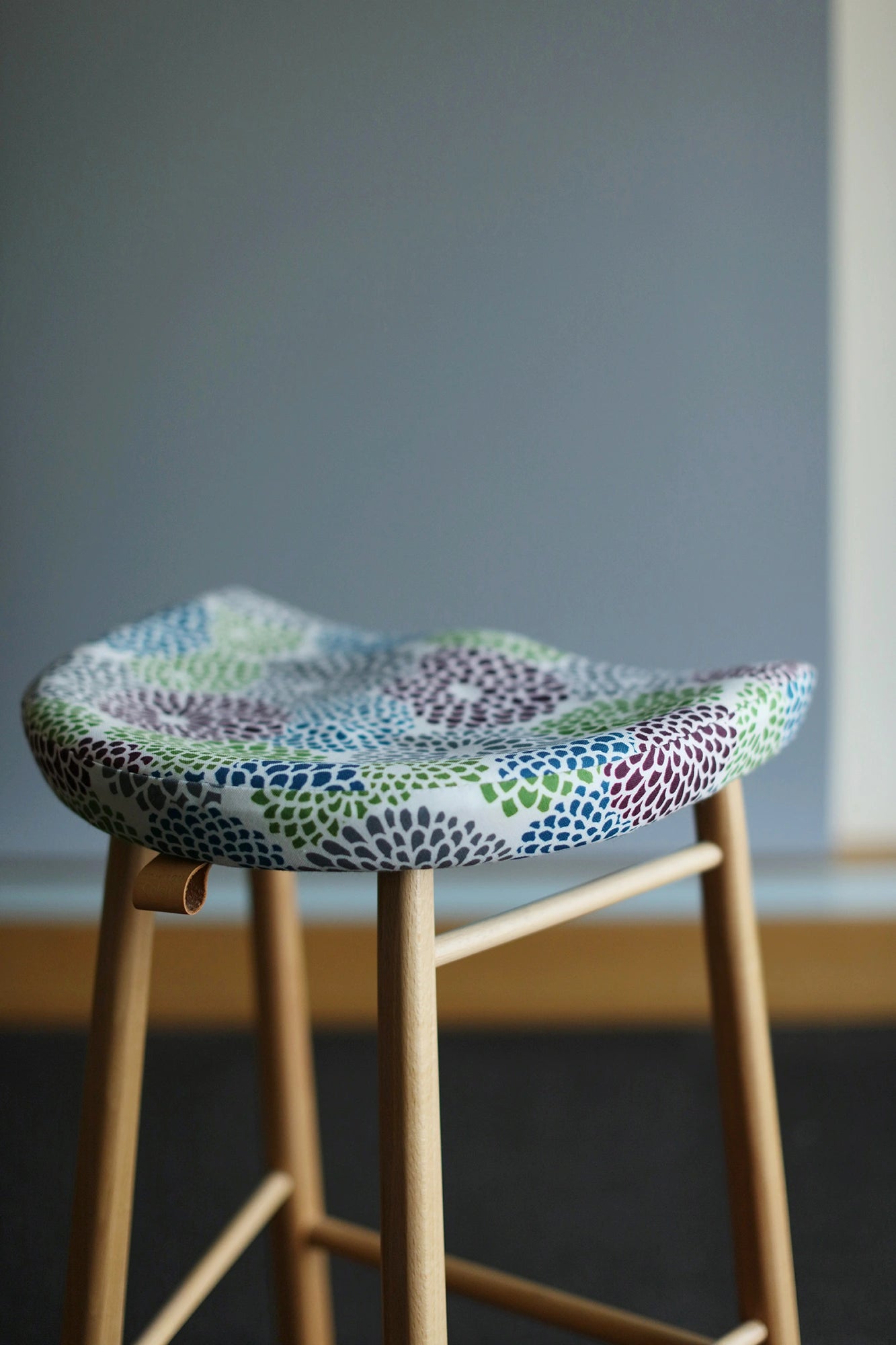 [Versand in 1-3 Monaten]SOU・SOU×Coccole Craftool Thekenhocker/Chrysantheme