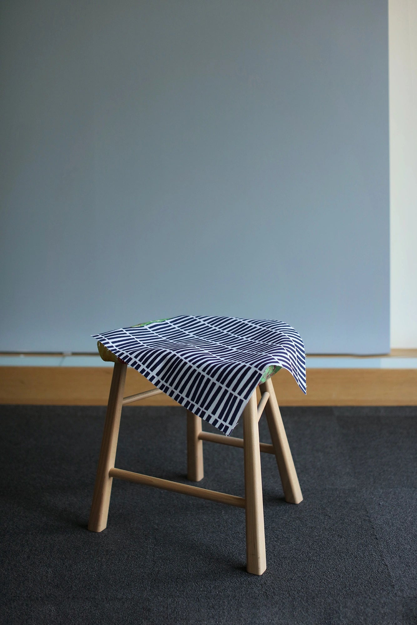 [Versand in 1-3 Monaten]SOU・SOU×Coccole Craftool Hocker/Schindel marineblau