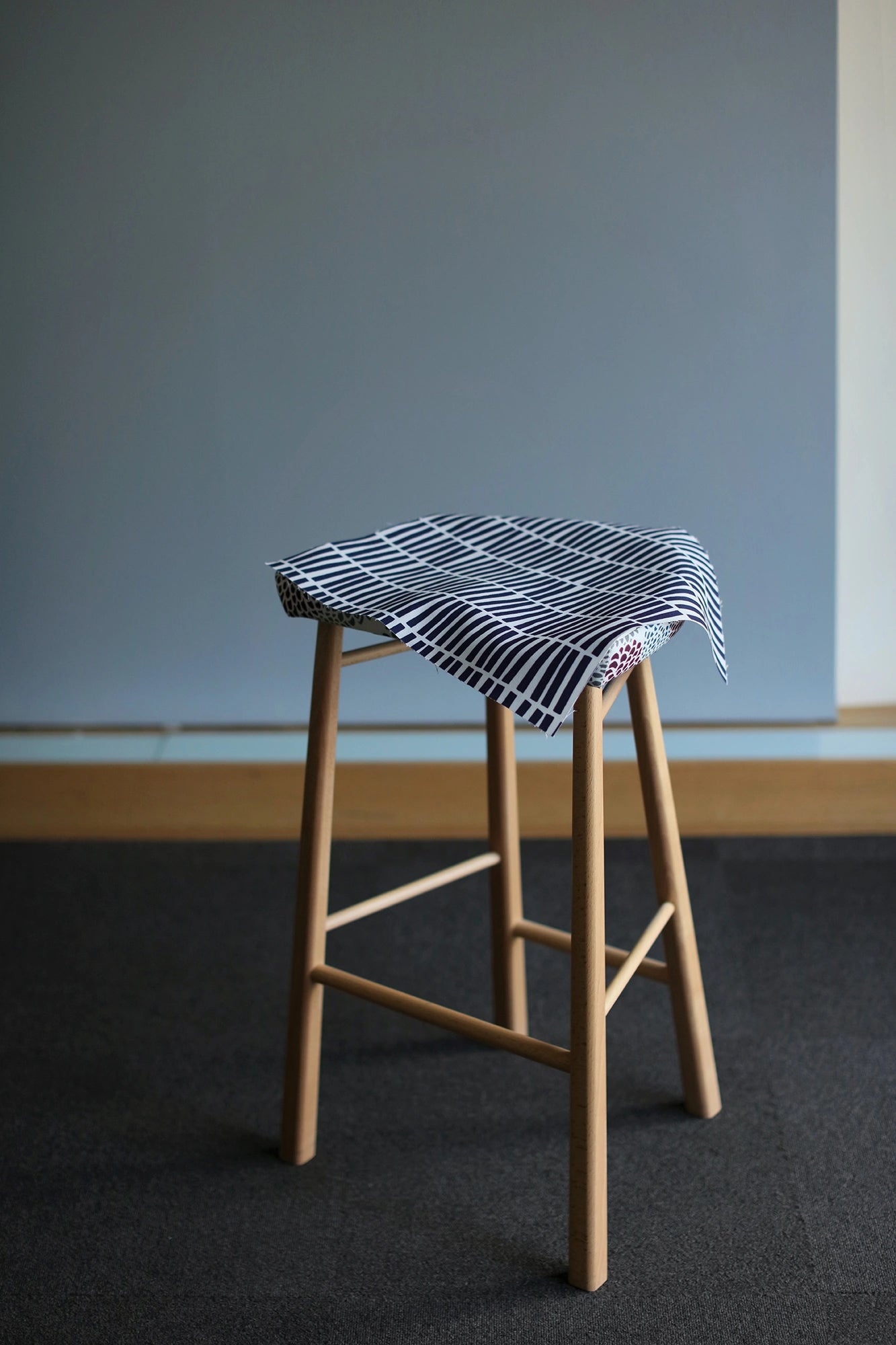 [Versand in 1-3 Monaten]SOU・SOU×Coccole Craftool Thekenhocker/Clapstick Marineblau