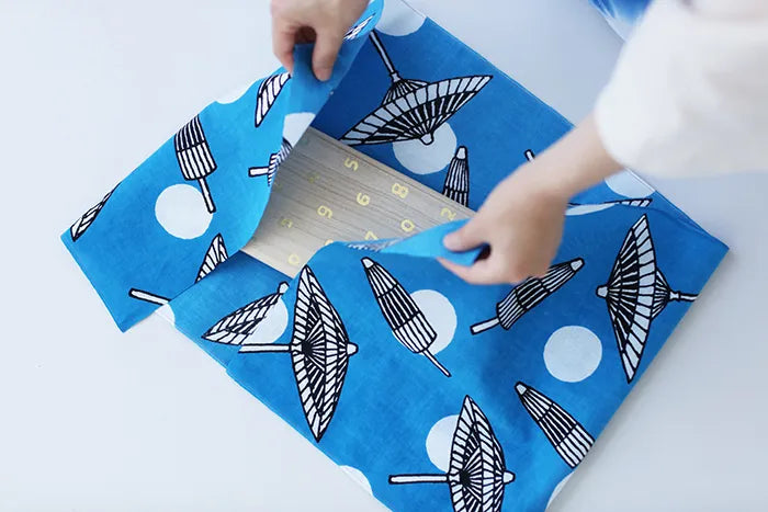 伊勢木綿 textile手ぬぐい／番傘に水玉（ばんがさにすいぎょく）