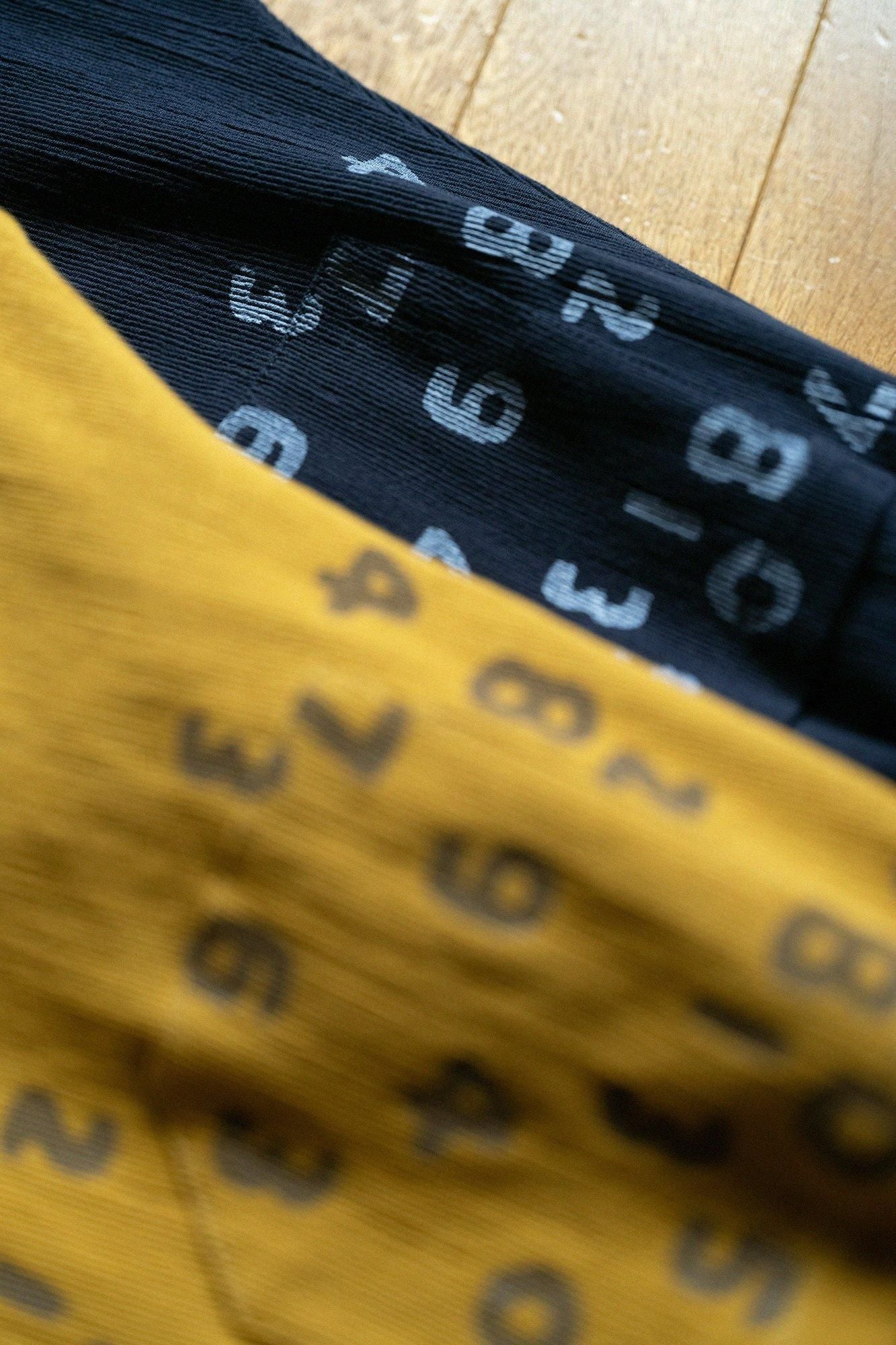 Takashima Jiji 20/10 Pique geprägte, leicht zulaufende Hose/Tomekon