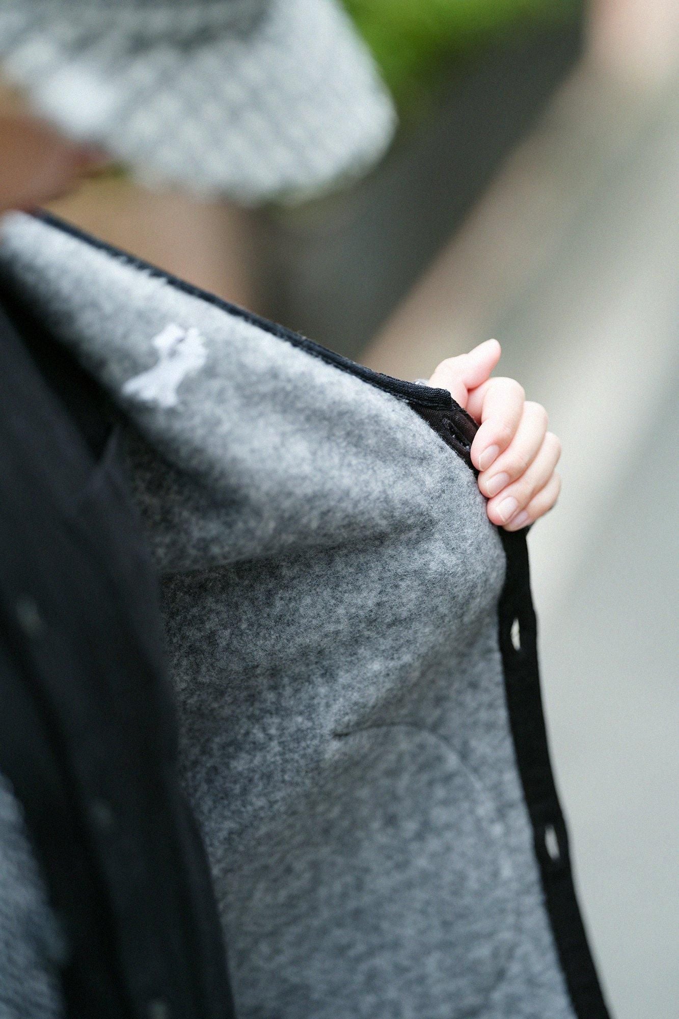 Mit Fleece gefütterter H.W.S-Cardigan aus Twill-Strick/Weiß/SchwarzSO-SU-U▲
