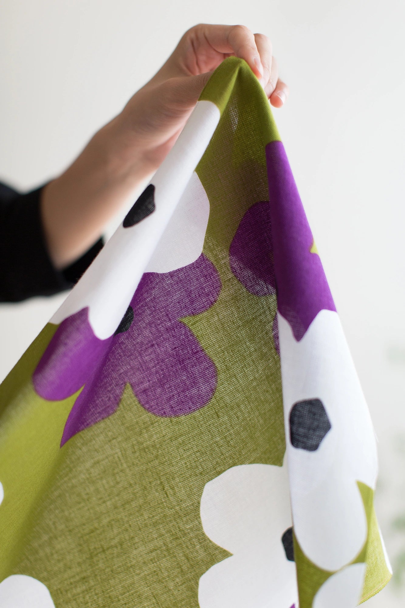 Isemomen Cotton Textile Handkerchief / Layered-flowers Yellowish Green