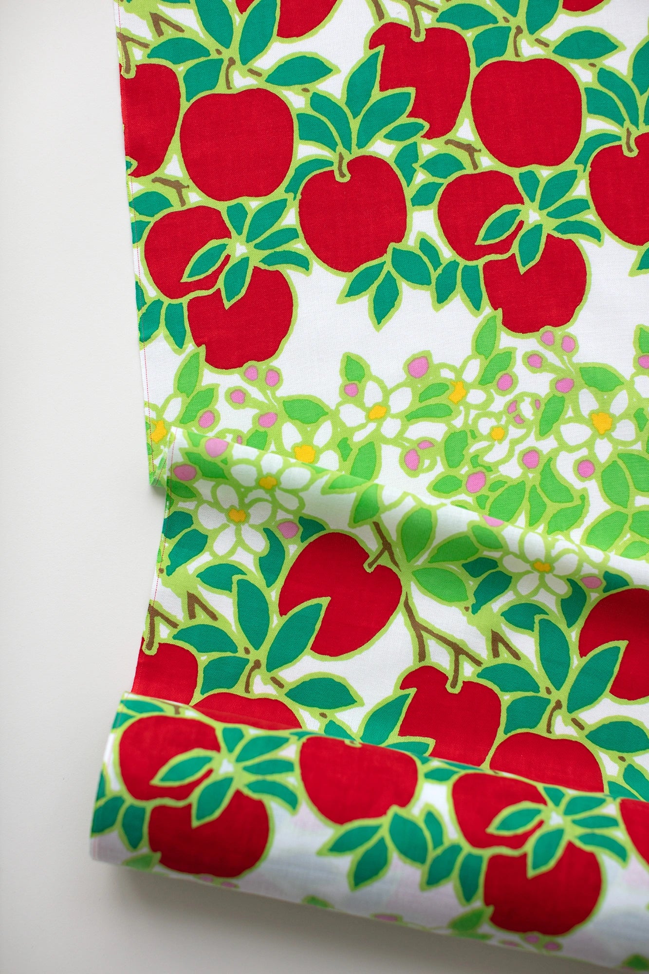 텍스타일 원단 （이세모멘 테누구이)/Apple Field <50cm>