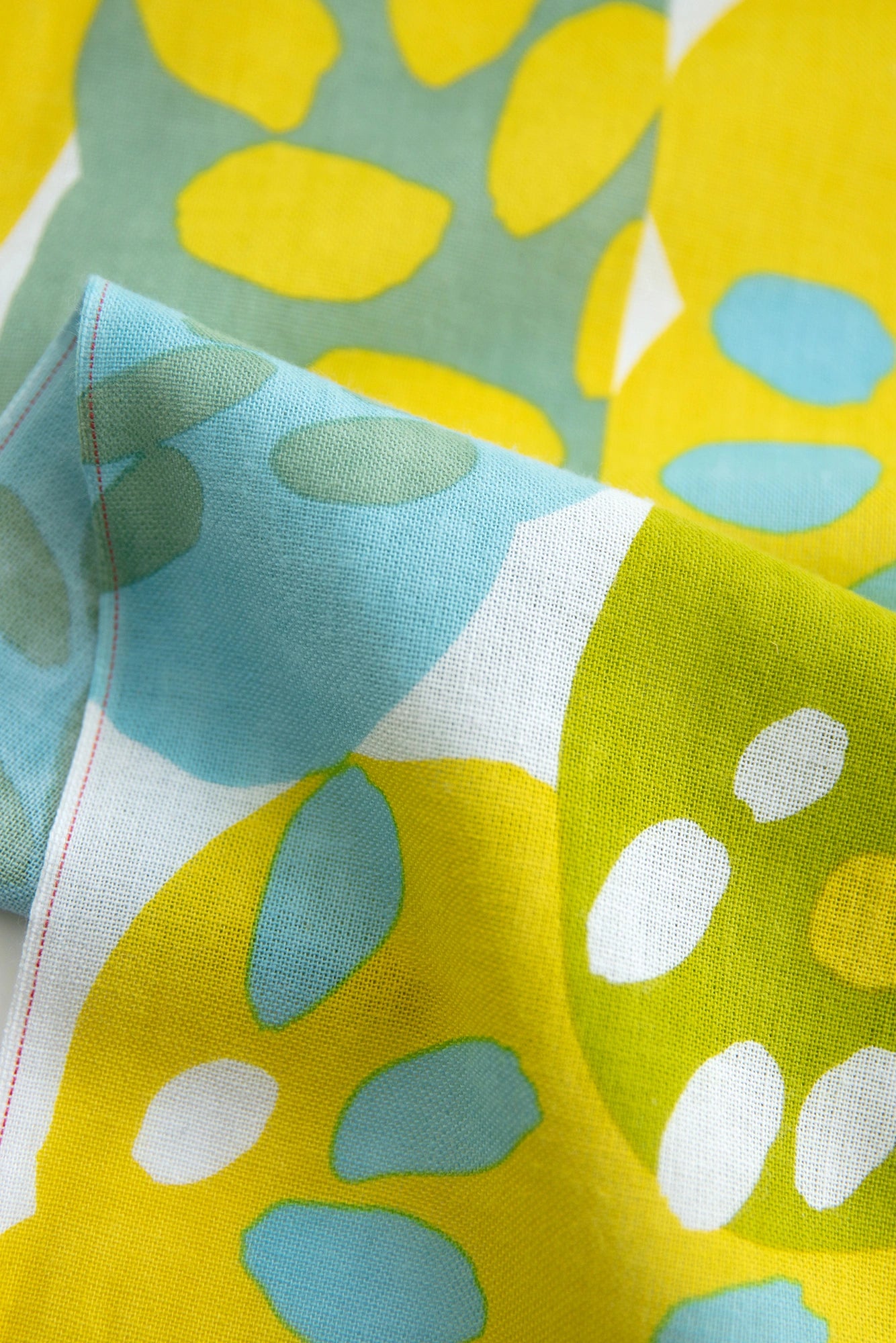 Textil nach Gewicht verkauft (Ise-Baumwolle Tenugui) / mit Blumen <50 cm>