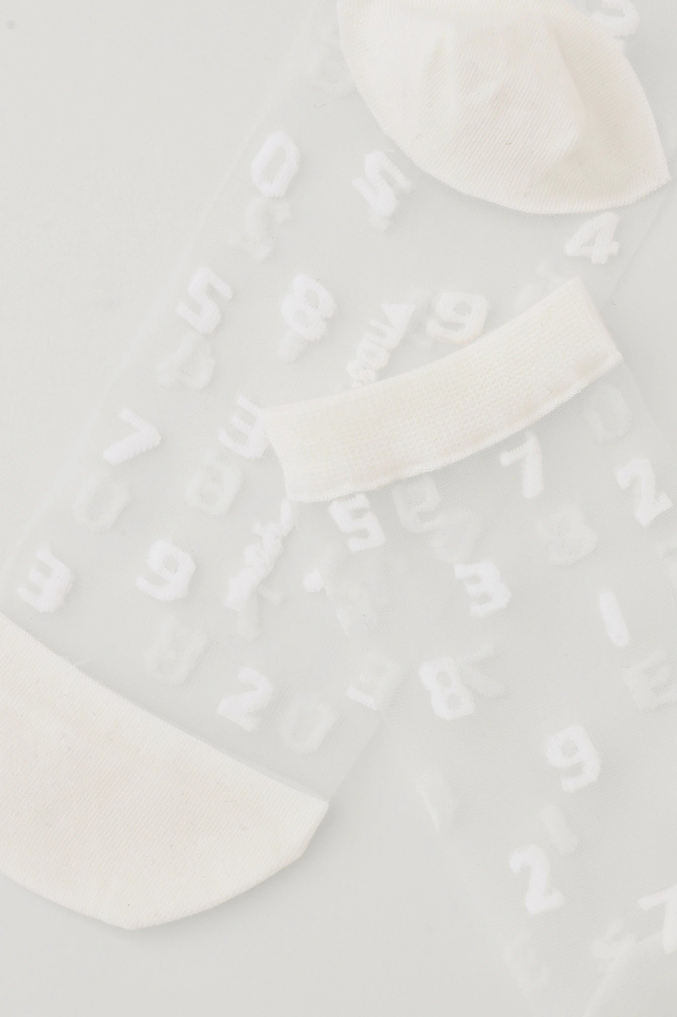 Textile Sheer Socks／SO-SU-U White