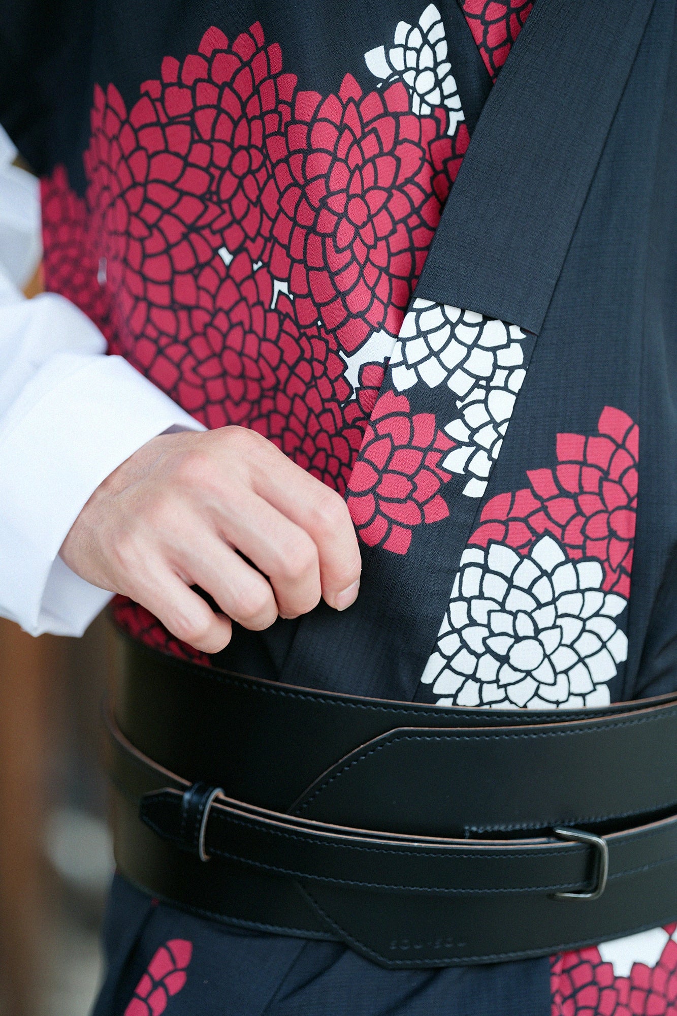Kosugi Orimono Theo Alpha Hanpi Yukata / Chrysanthème parmi les nuages