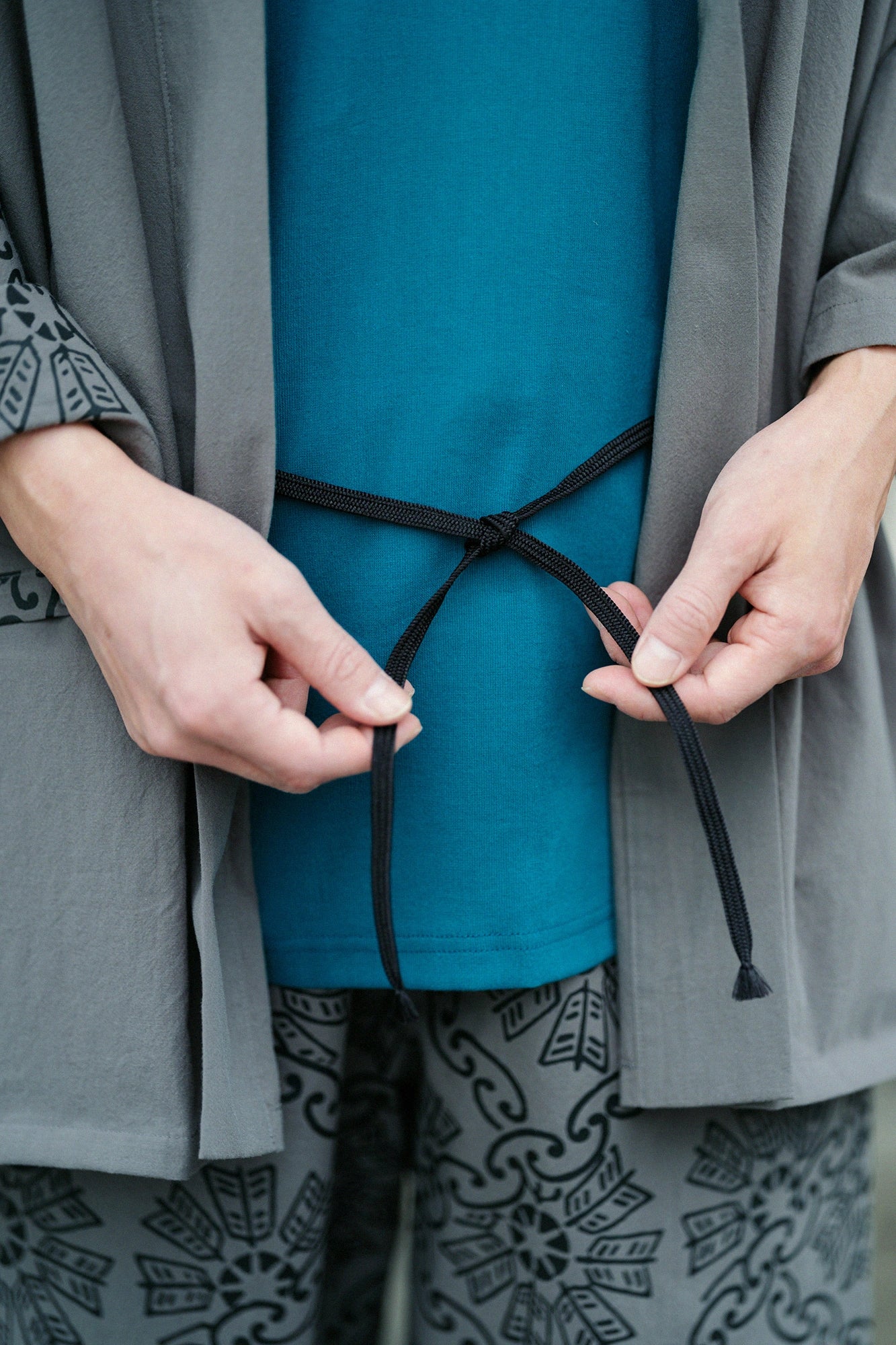 Popeline Jinbei Haori/Kantatsuri Yagurumamon Kopie (Utsushi) Stumpfe Farbe (Nibi-iro)