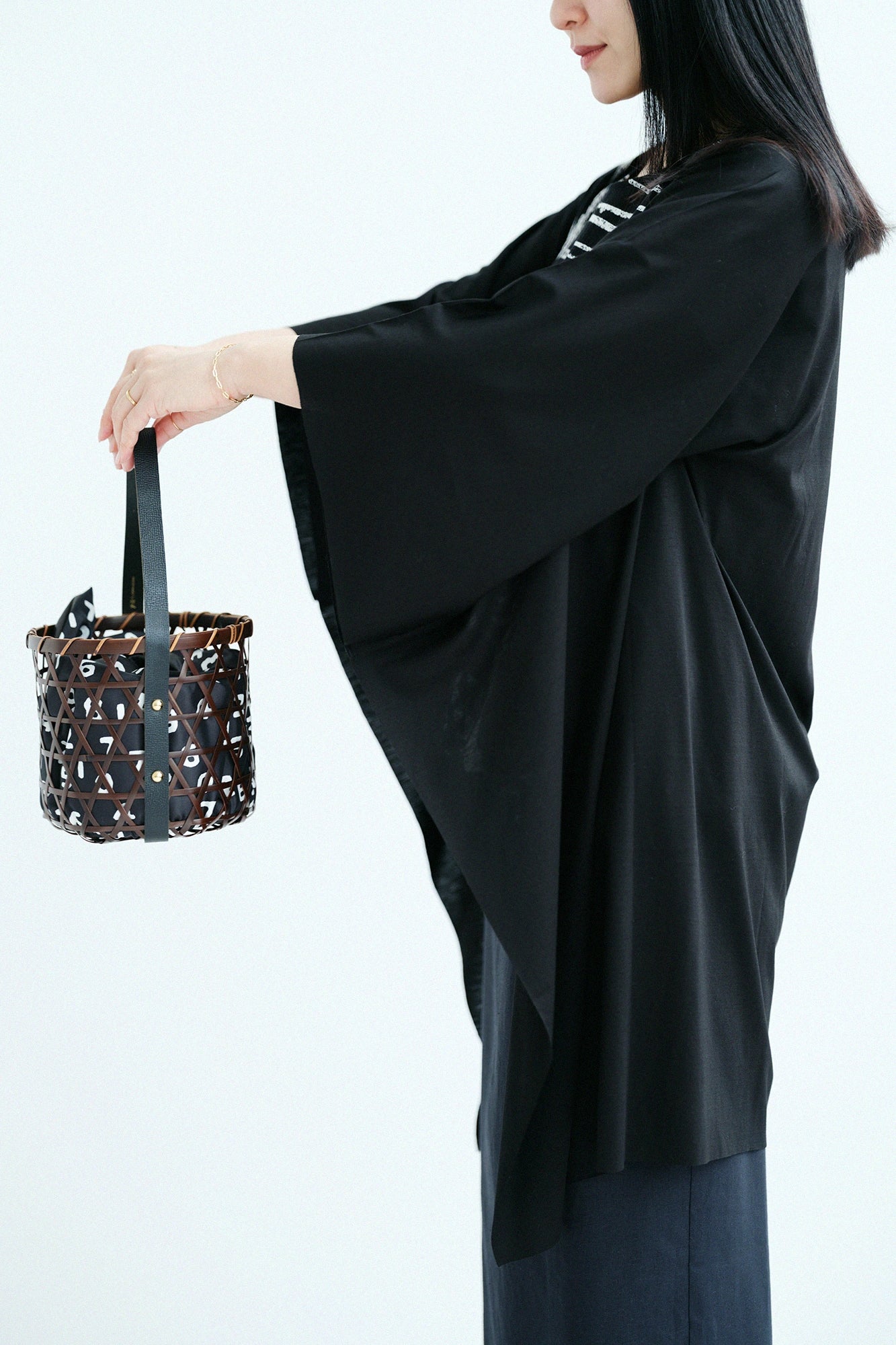 GIZA×Lyocell Plain Stitch Squirrel-like Cardigan / Black