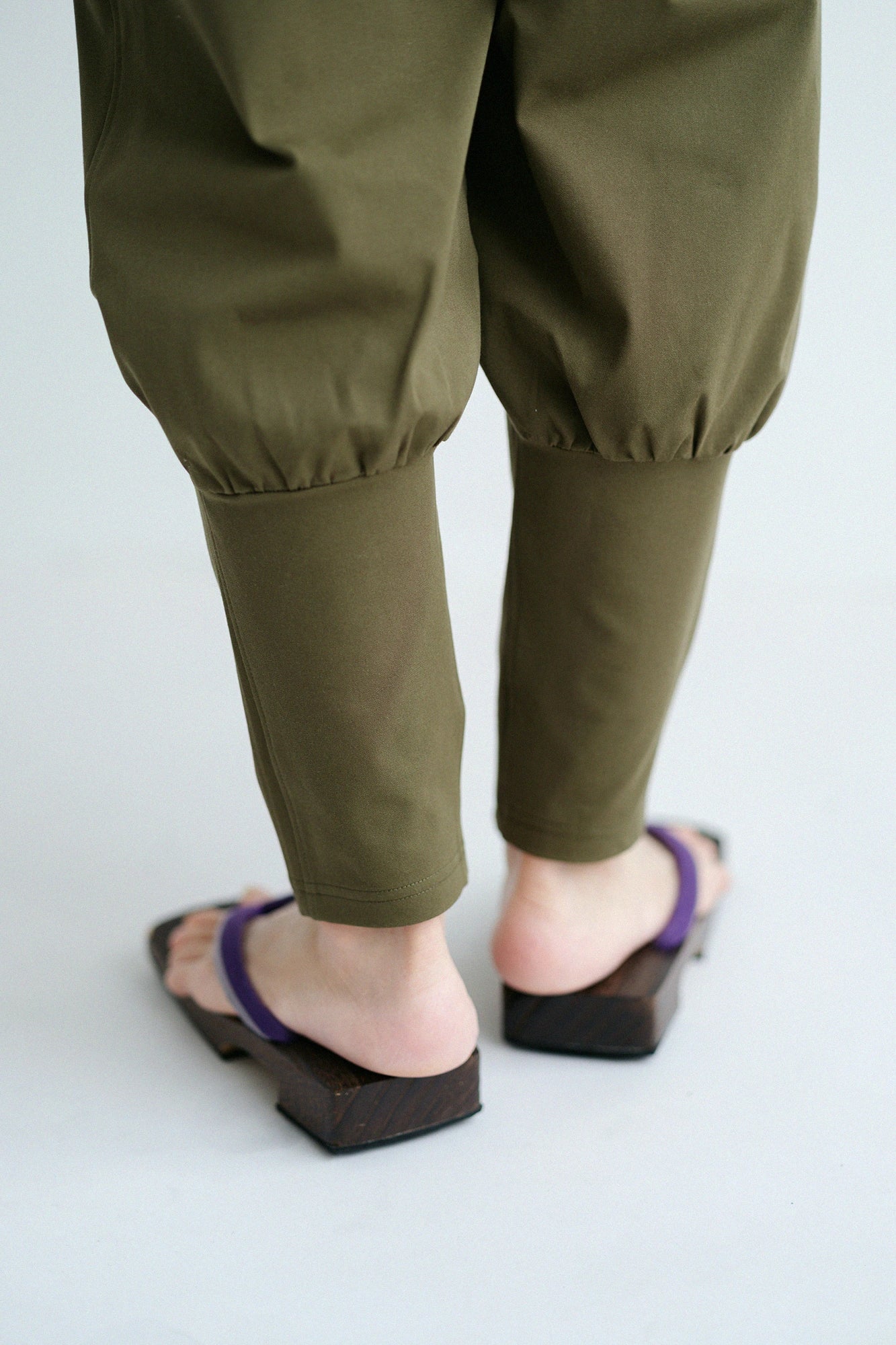 Shin Twill Weave Harem Pants／Olive Green