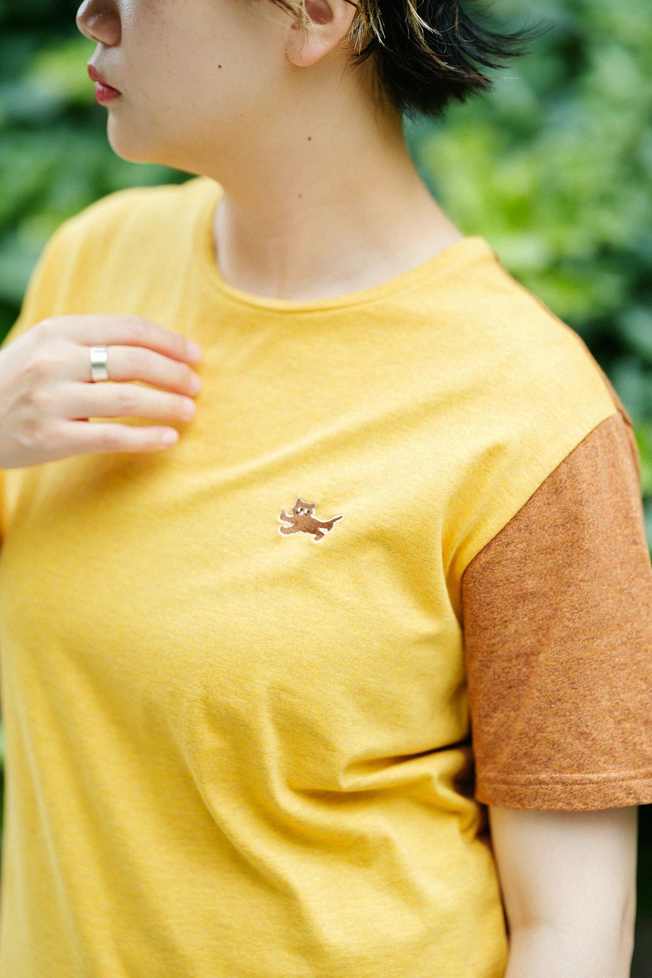 Izmir cotton, T-shirt à manches mi-longues By Color / Chrome yellow × brun La Set 