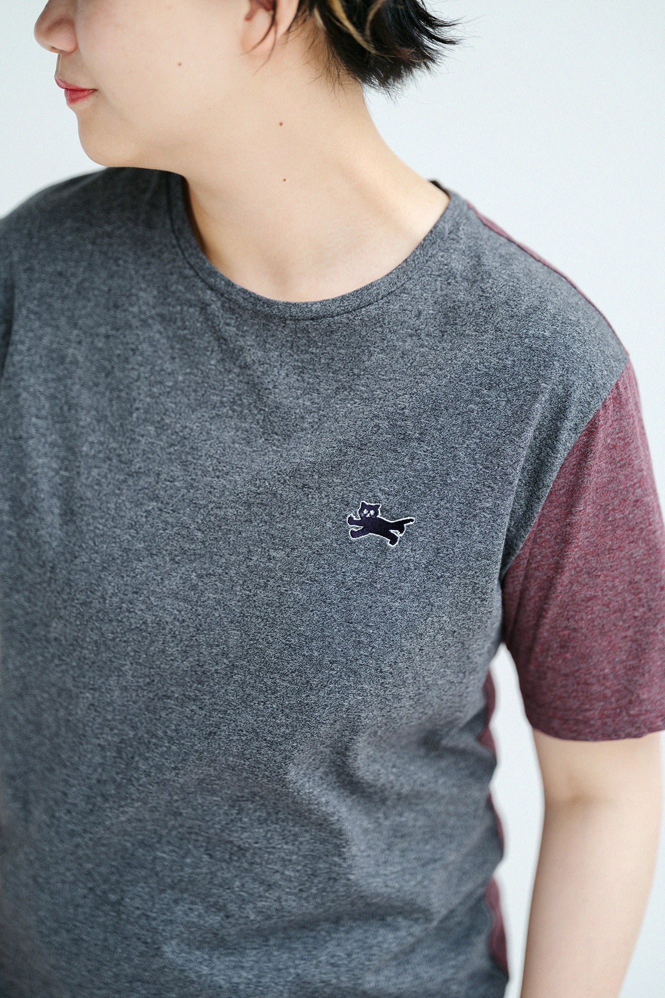 Izmir Cotton Bi-color Short-Sleeve T-Shirt/Charcoal Gray×Oxblood