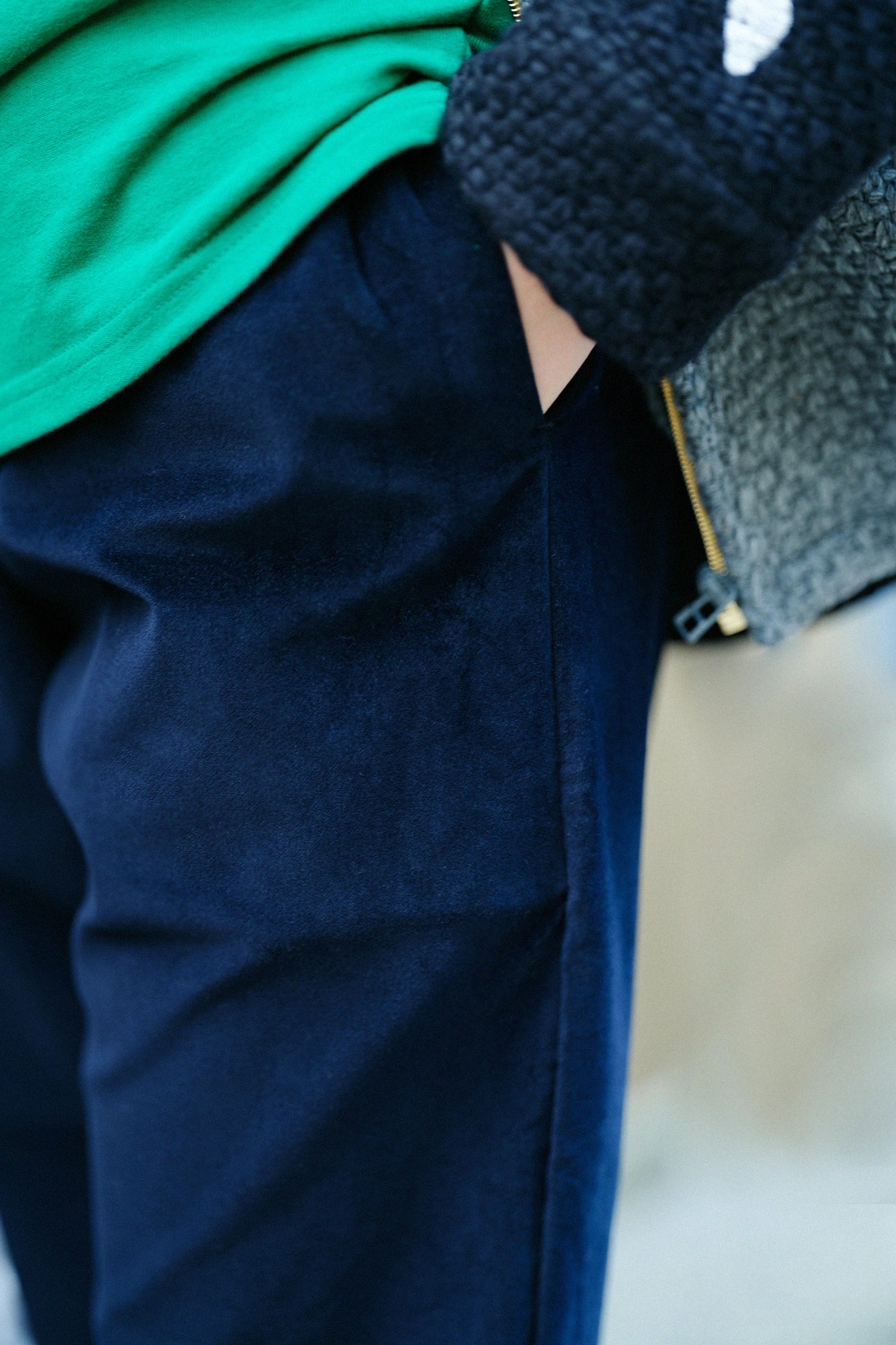 [nur Netz] Leicht zulaufende Hose aus Stretch-Cord/Marineschwarz