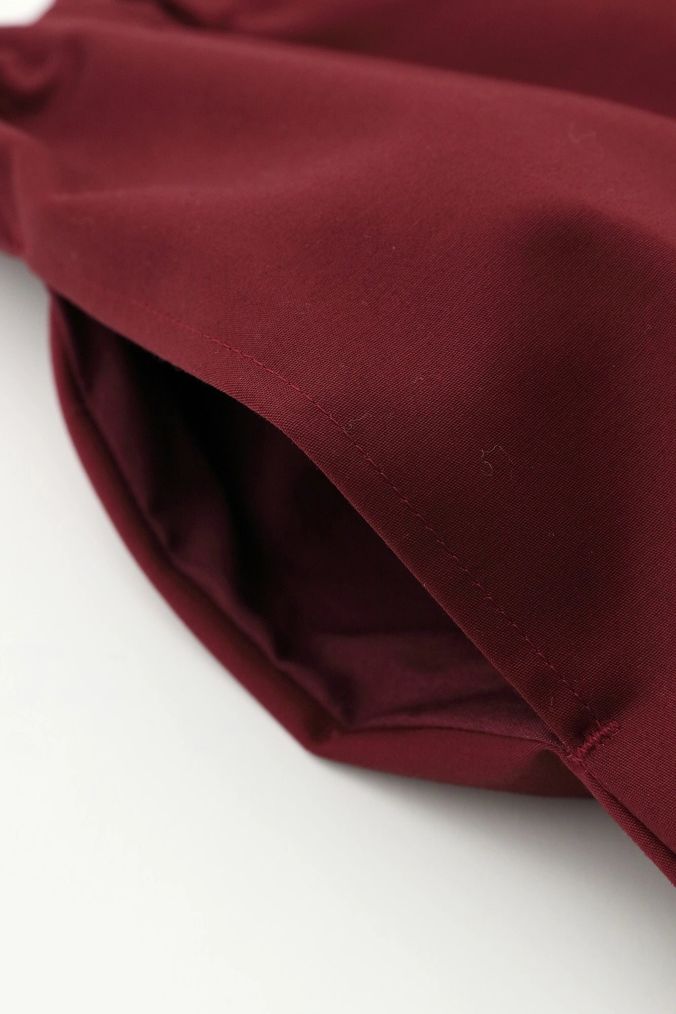 Leicht zulaufende Hose mit doppeltem Cross-Stretch/Bordeaux