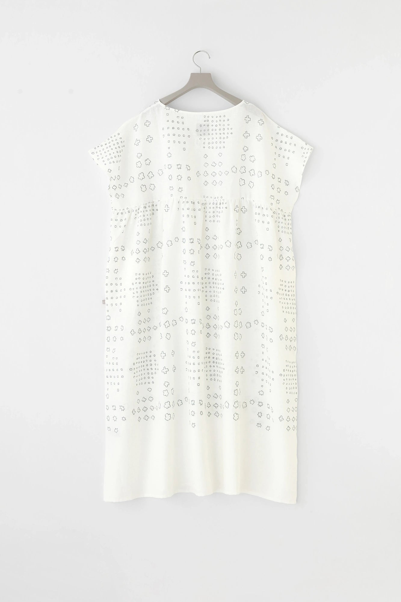 Faltenkleid aus Leinen/Mountain Arare White