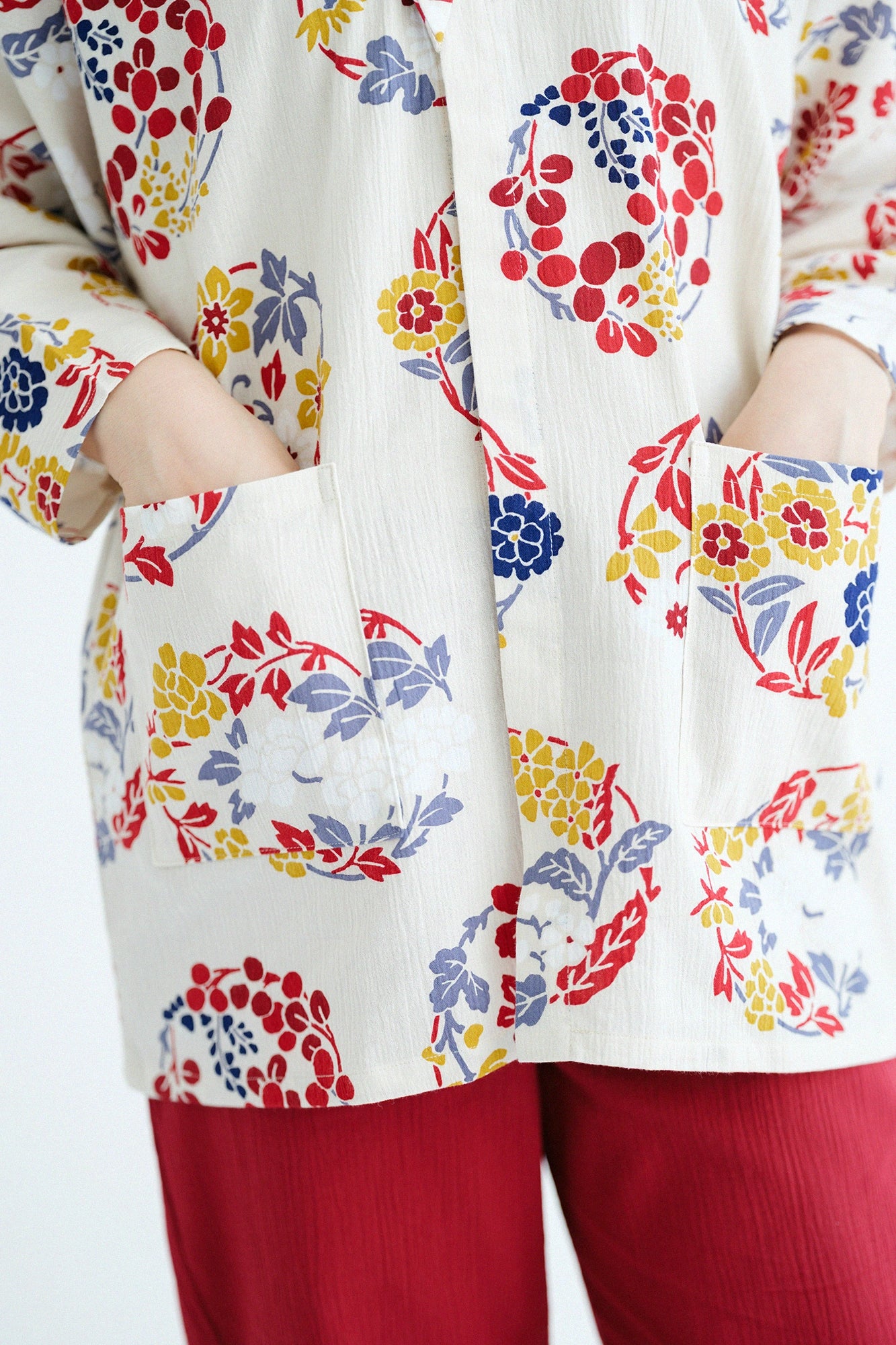 Takashima Chijimi 20/20 Chemise de nuit à manches Naginata/Motif Hanamaru x Rouge foncé