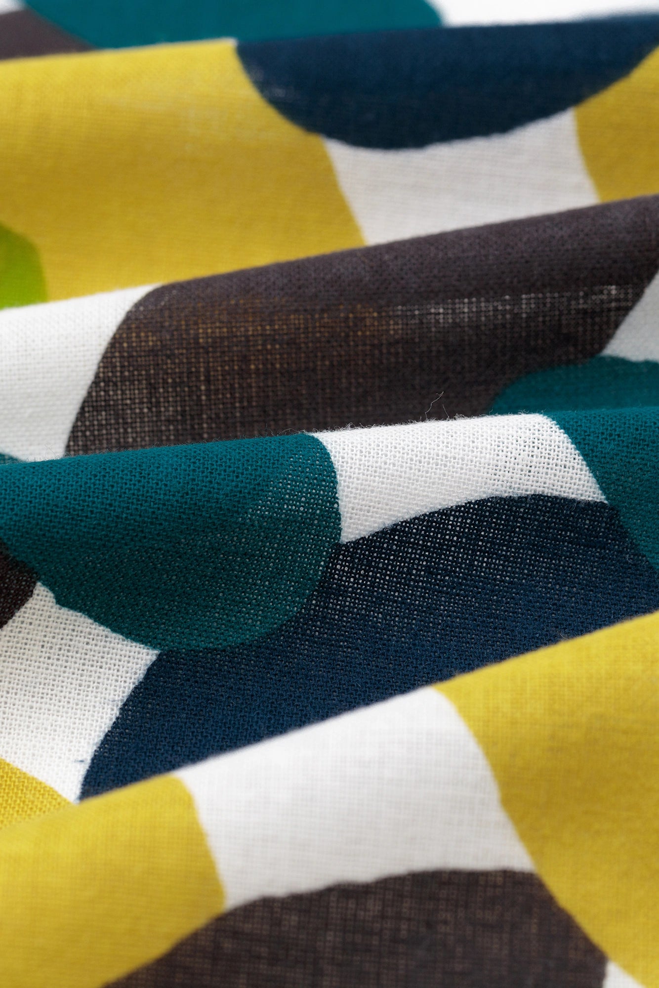Isemomen Cotton Textile Handkerchief (Short) / Holding Together