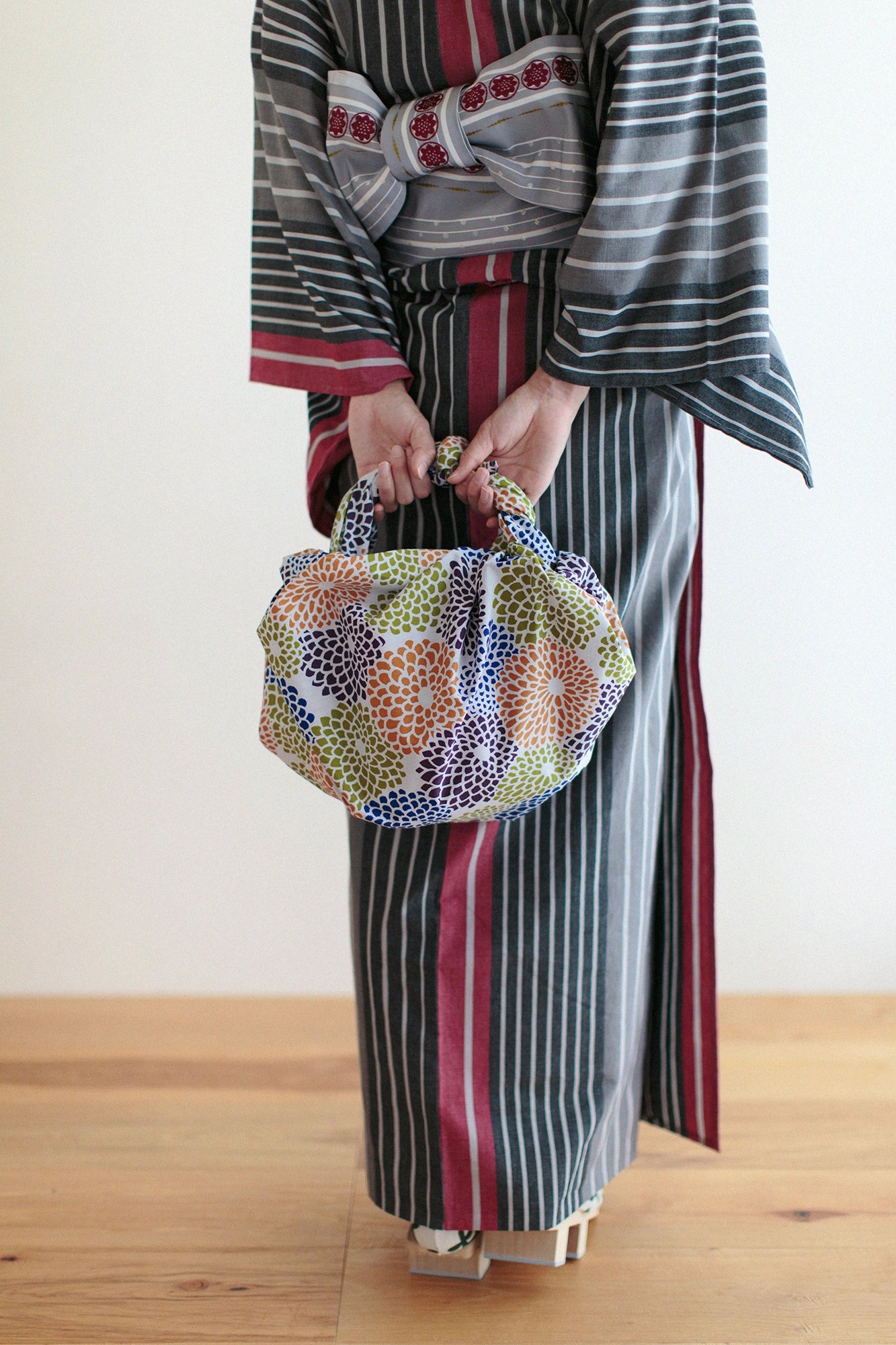 Handbedrucktes Furoshiki (groß)/voller Chrysanthemen