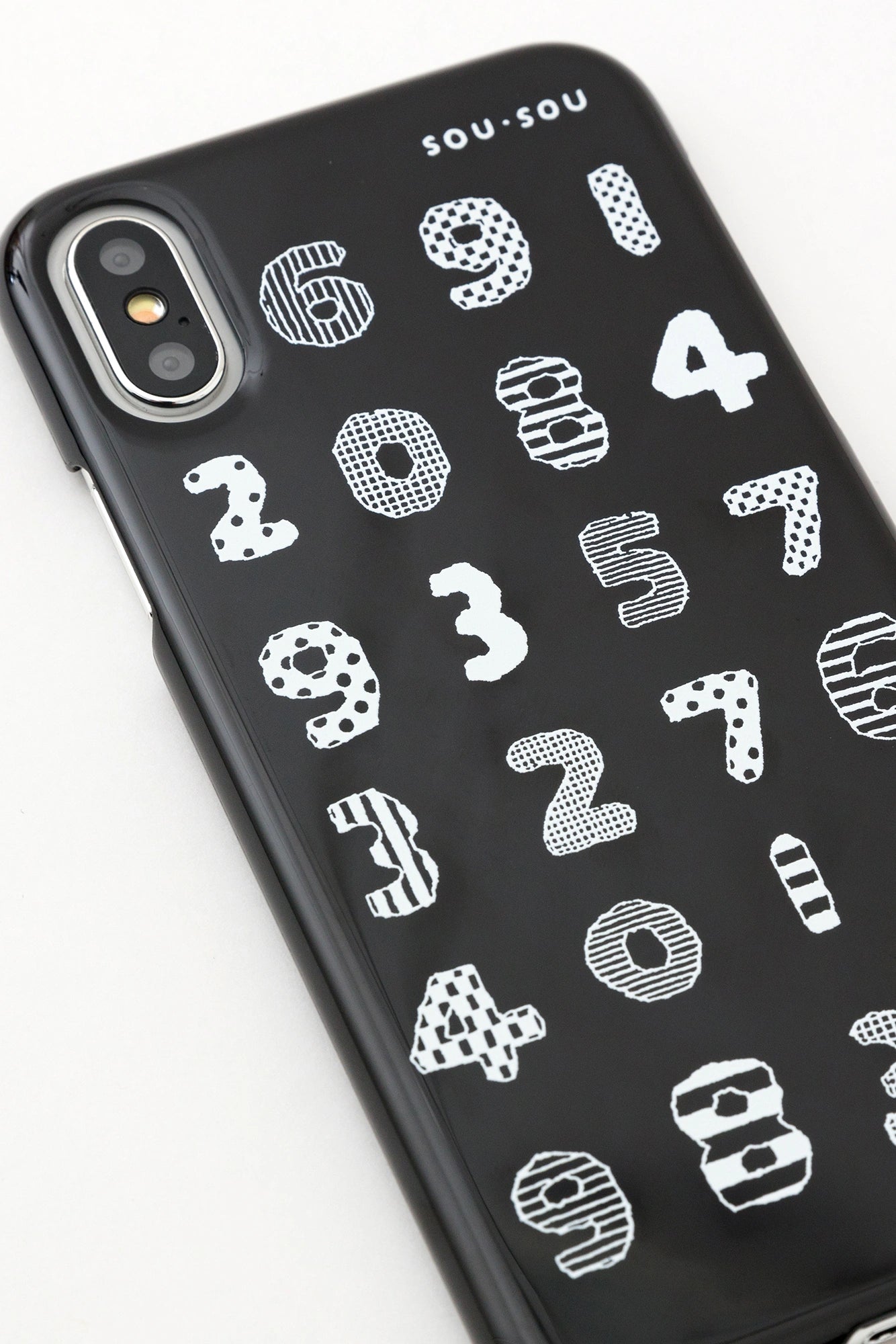 【net限定】iPhone_XS_Max テキスタイルカバー／数遊び▲