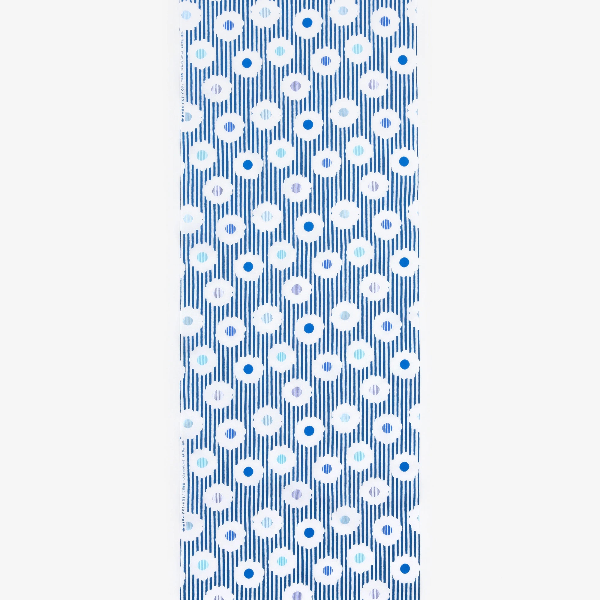 텍스타일 원단 （이세모멘: Tokuoka) / 흰색 국화, 반짝이는 색 (Shiragiku Hanadairo) <50cm>
