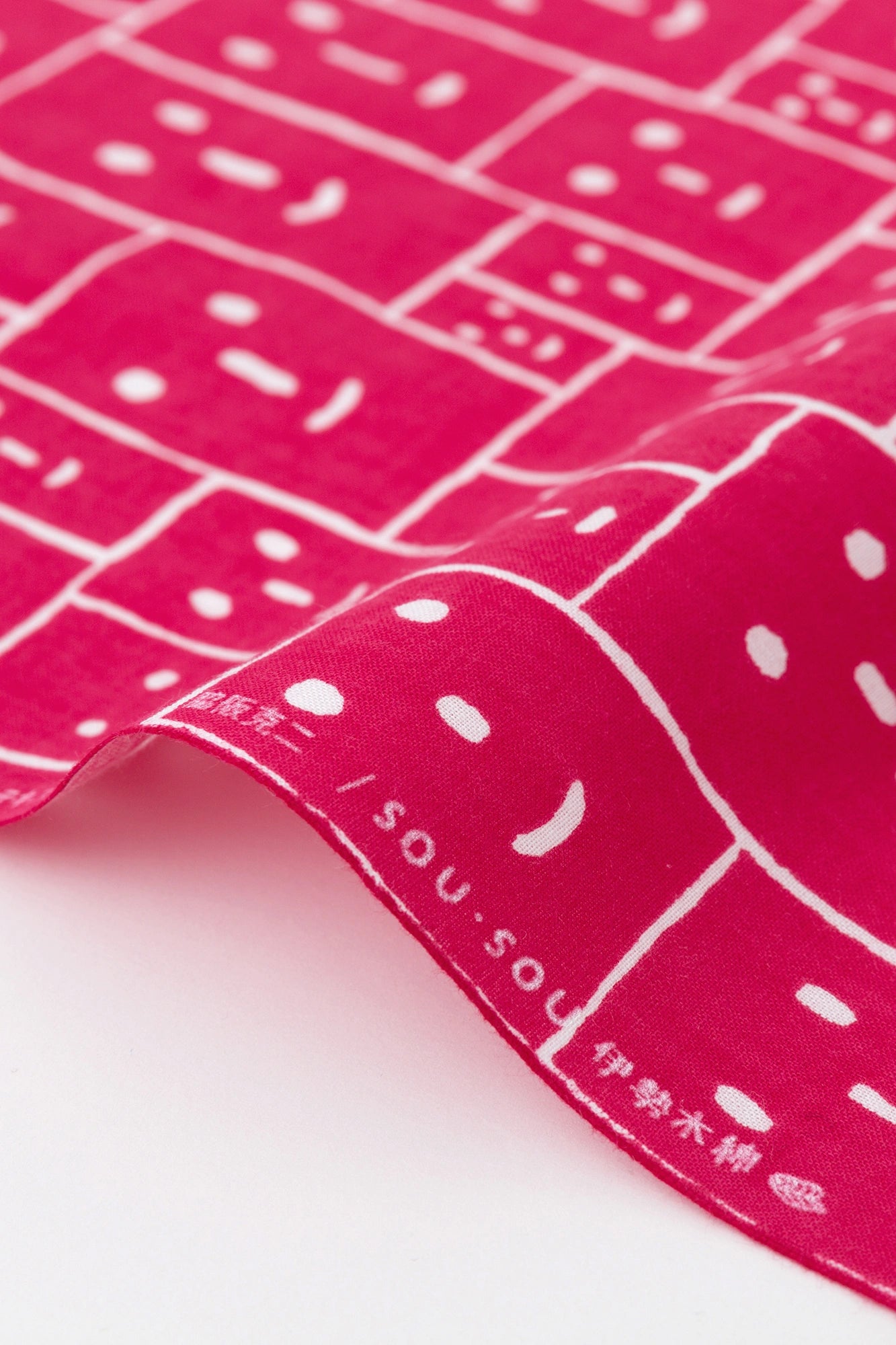 텍스타일 원단 （이세모멘: Tokuoka) / Smile Strawberry <50cm>