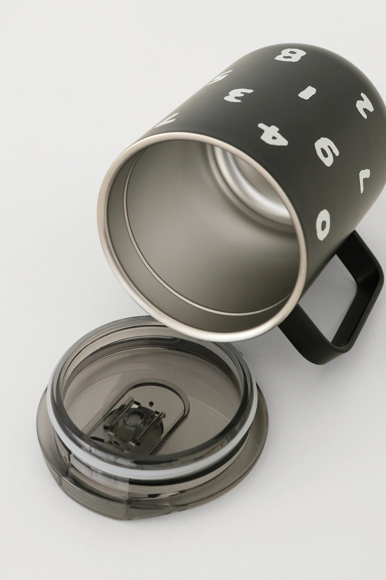 Mug en acier inoxydable avec couvercle / SO-SU-U 
