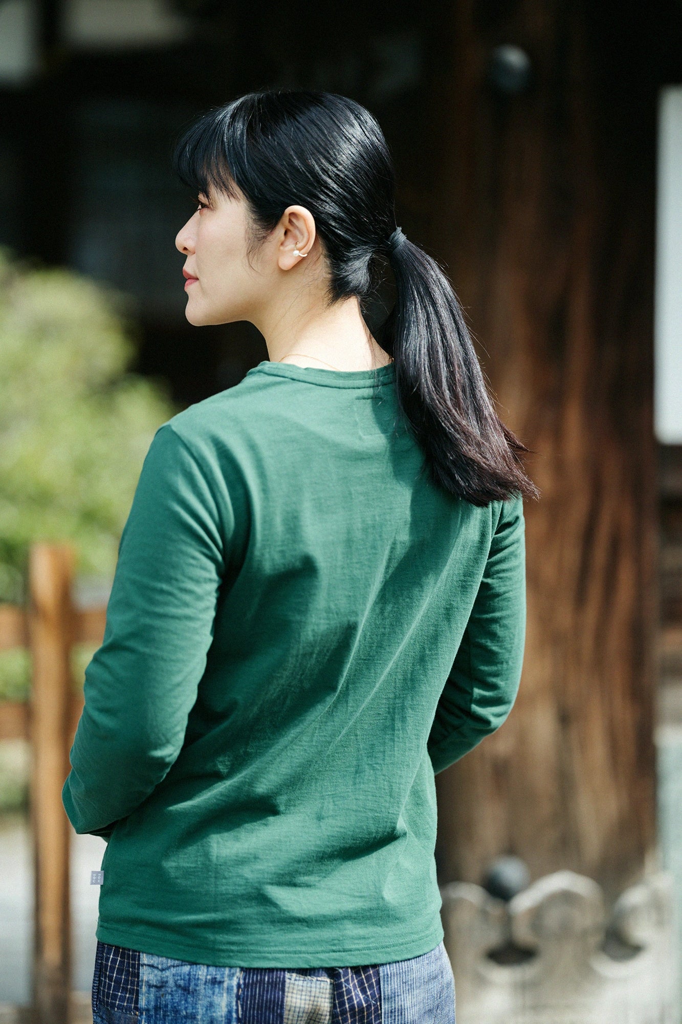 Plattiertes Jersey-Langarm-T-Shirt mit Taschen/Grün