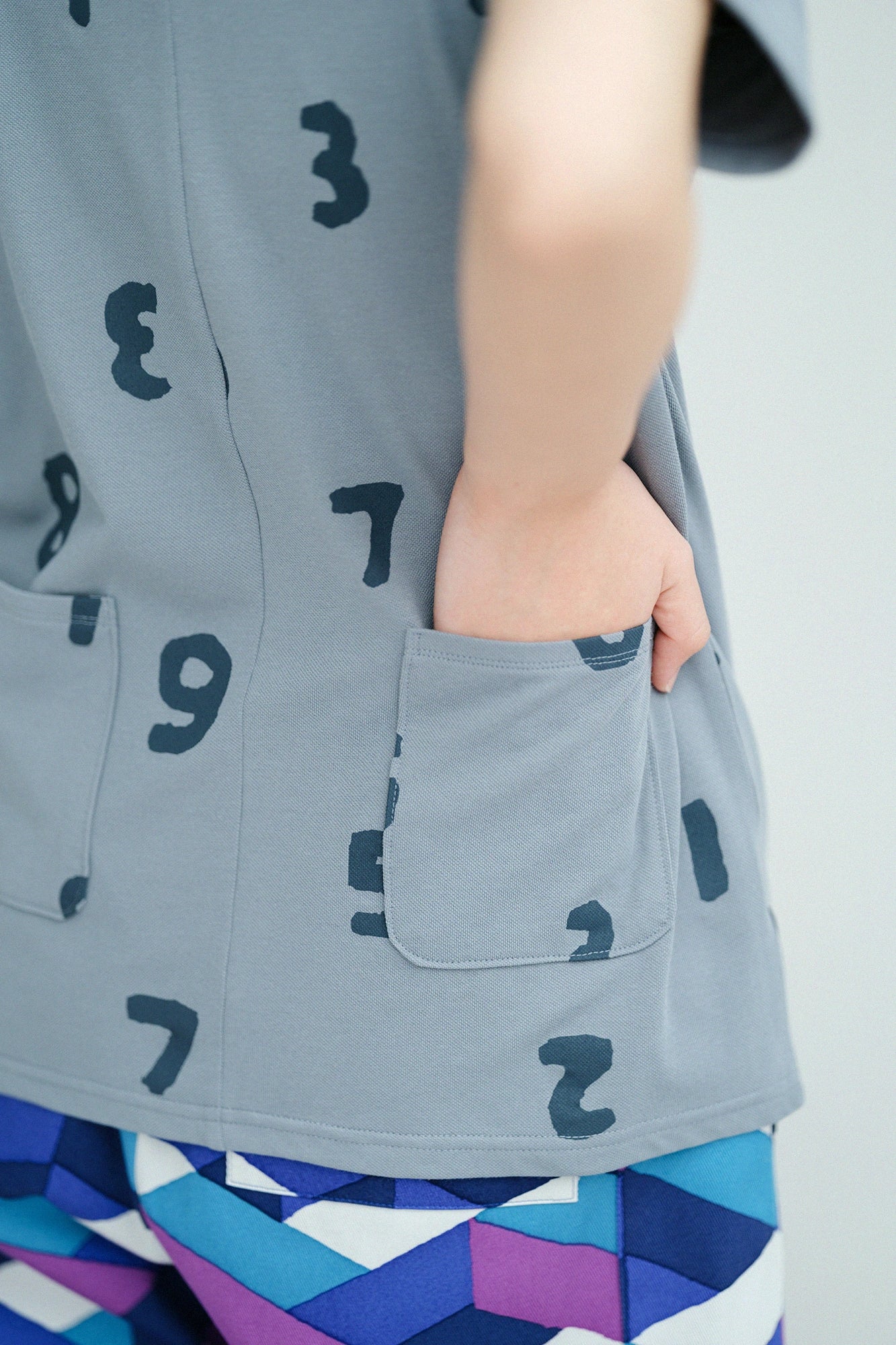 T-shirt découpé C/CM(R) Kanoko Seed Stitch / SO-SU-U Up and Down et Blank Steel Blue