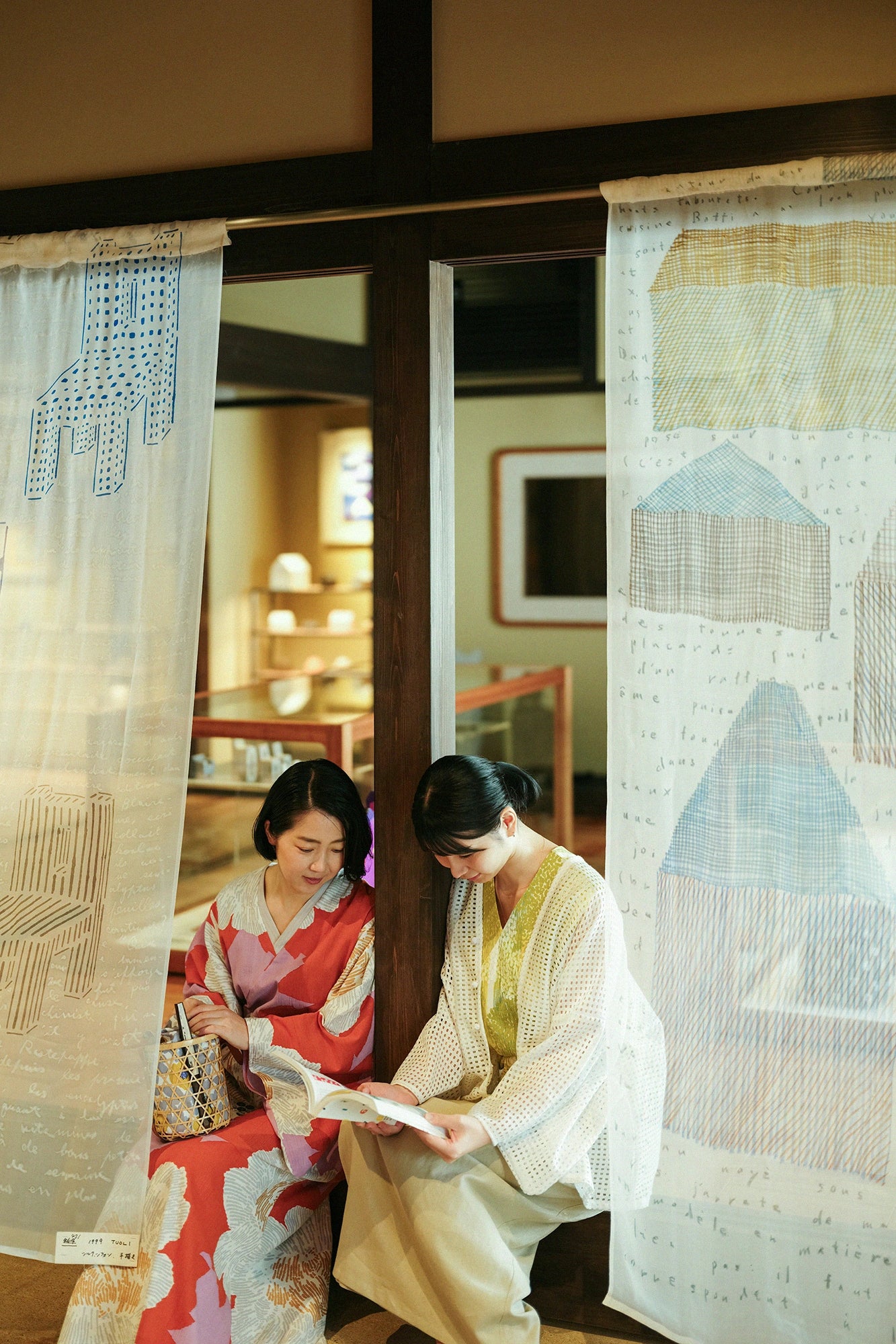 [Expédition prévue vers le 21 avril] Takashima Chijimi 20/20 Ryoui/Shakuyaku Chuuka à demi-collier